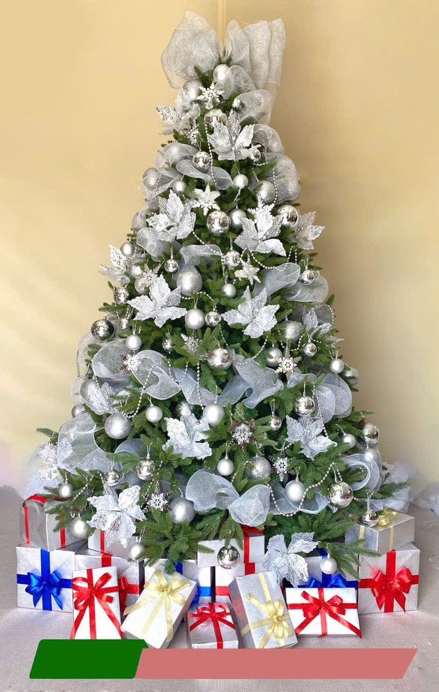 Ảnh cây thông Noel hoàn thiện minh họa dịch vụ cho thuê và thi công của LDM - Ý tưởng concept landmark ngoài trời cho cây thông Noel khổng lồ mùa lễ hội