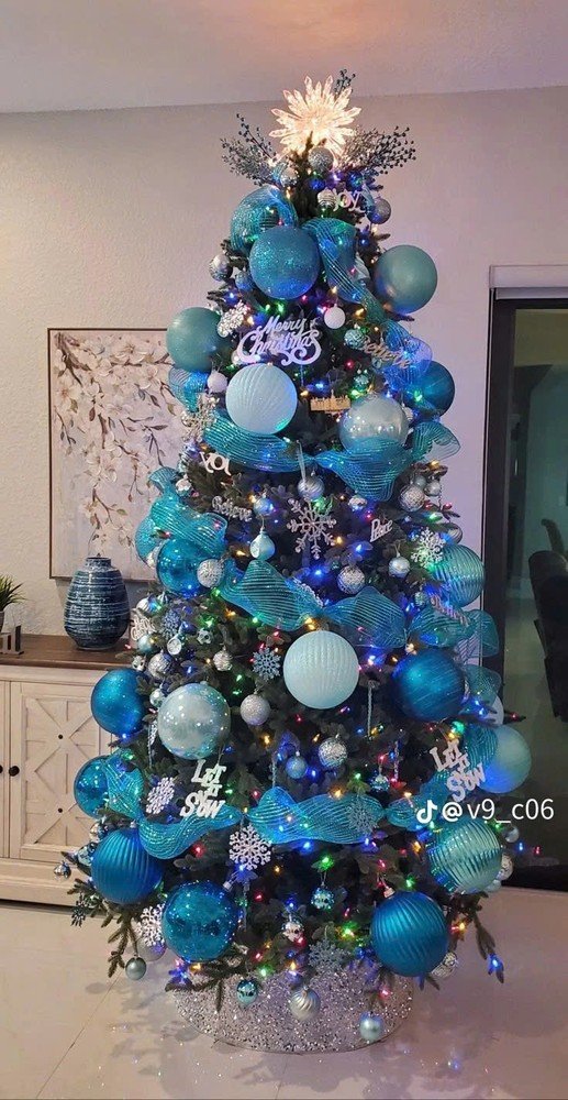 Ảnh cây thông Noel hoàn thiện minh họa dịch vụ cho thuê và thi công của LDM - Checklist nhanh trước khi thuê cây thông Noel 6m cho mùa lễ hội